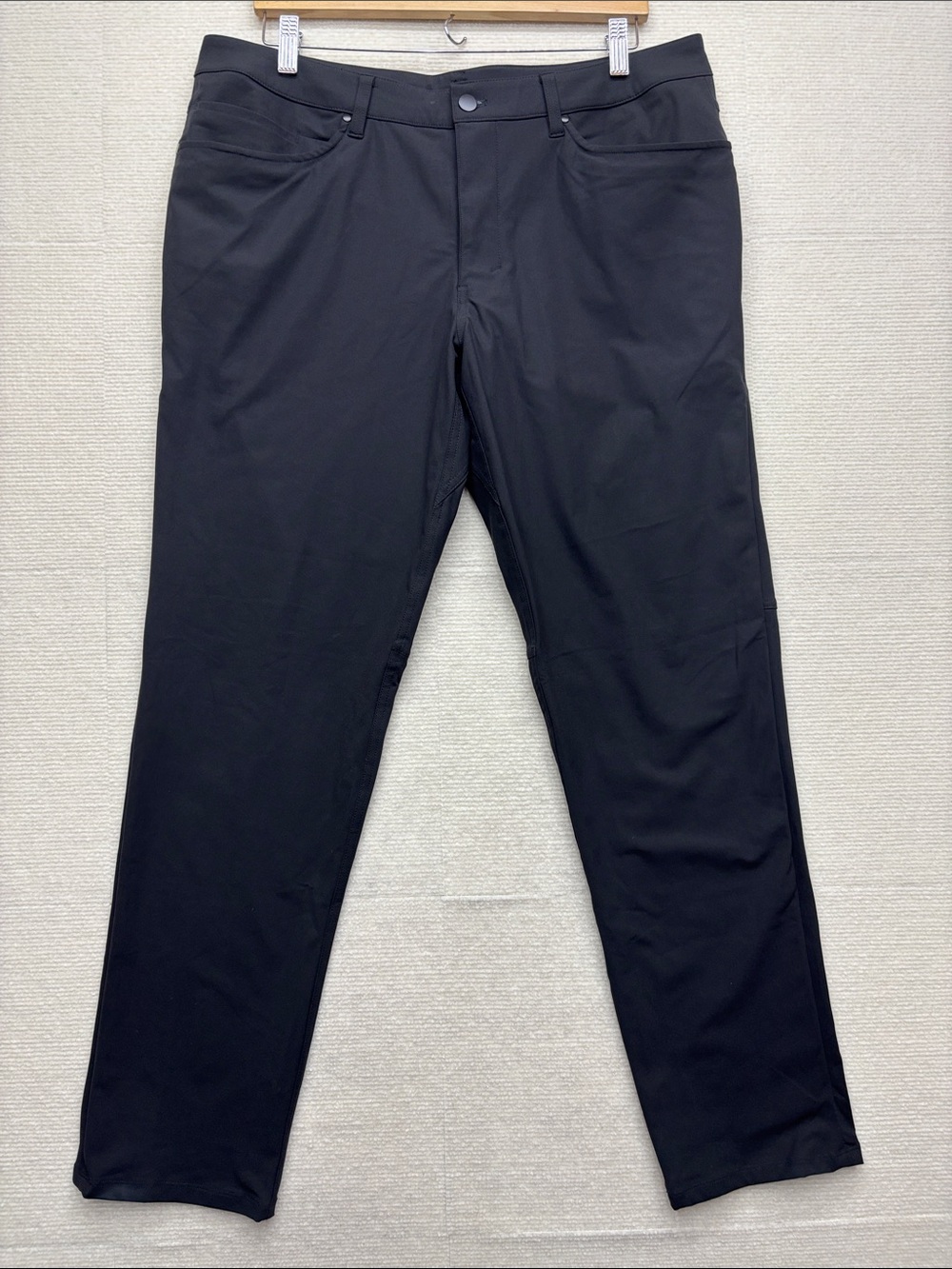 Lululemon 36 Men's Black Stretch Performance Pants